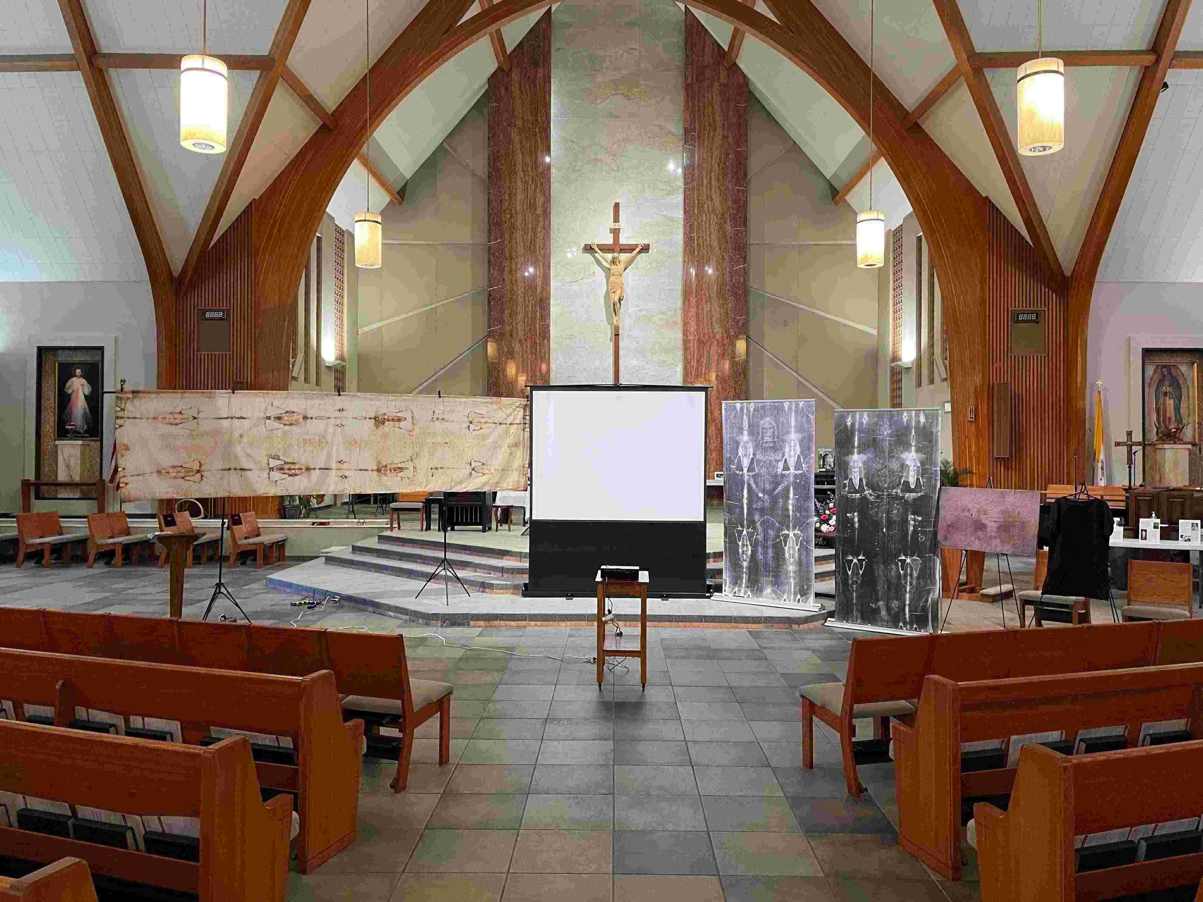 Typical setup for Shroud of Turin presentation